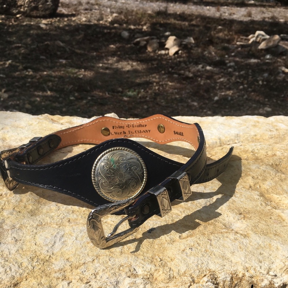 Women’s leather belt with silver concho